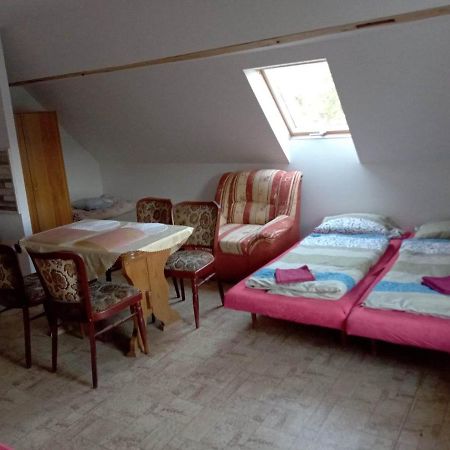 Apartman Police Nad Metuji Apartment Ngoại thất bức ảnh