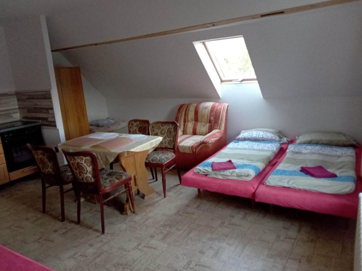 Apartman Police Nad Metuji Apartment Ngoại thất bức ảnh